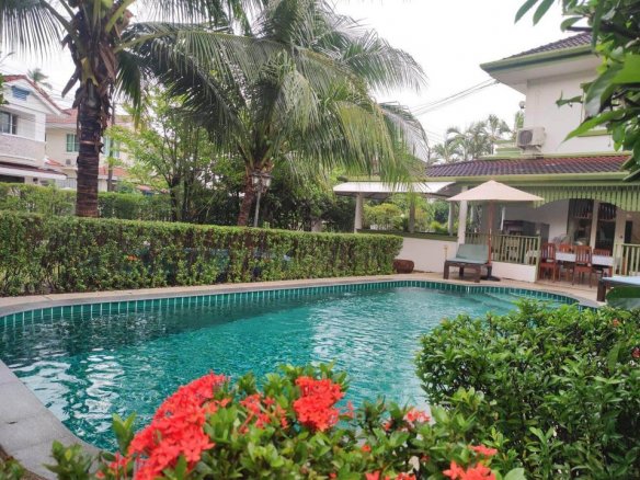 3 bed house in Chalong